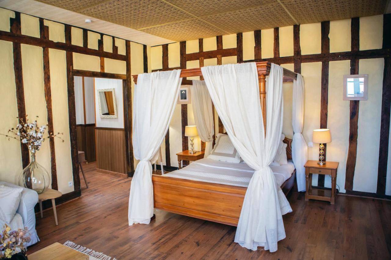 Cafe De France Bed & Breakfast Eauze Bagian luar foto