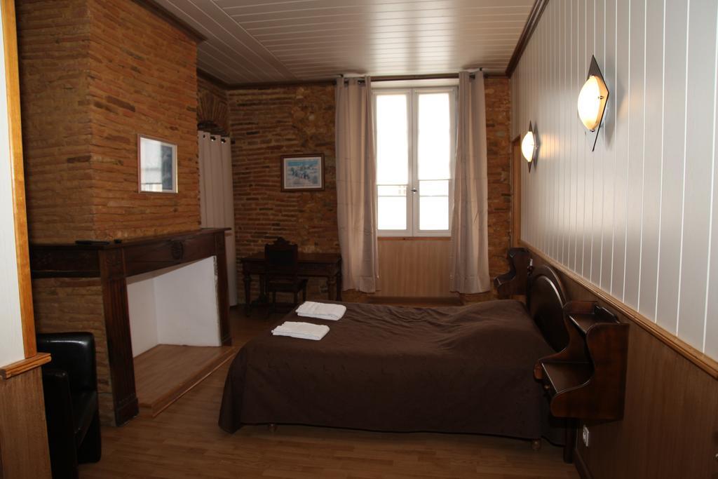 Cafe De France Bed & Breakfast Eauze Ruang foto